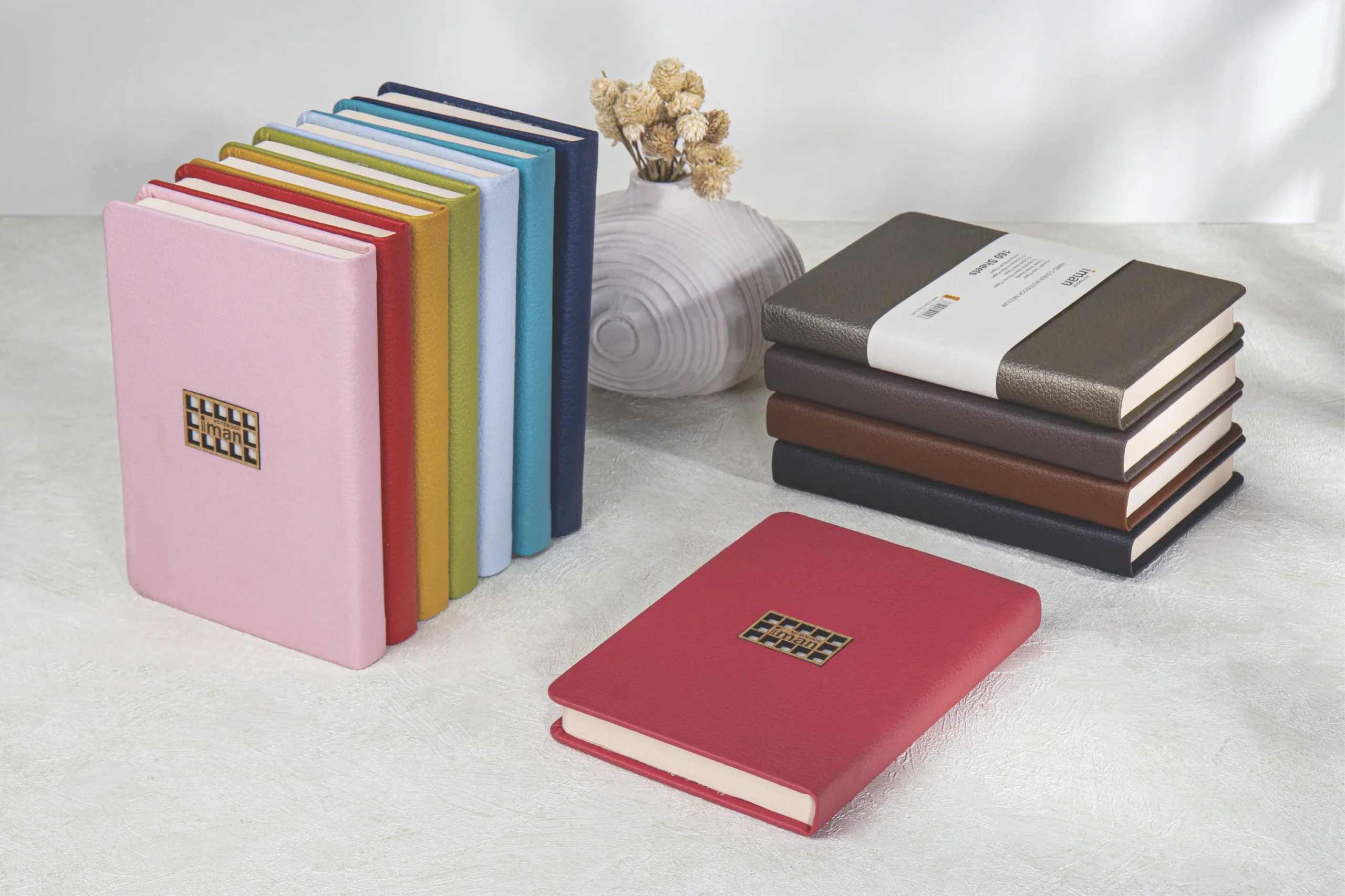 دفتر چرم نیم وزیری ۱۶۰برگ