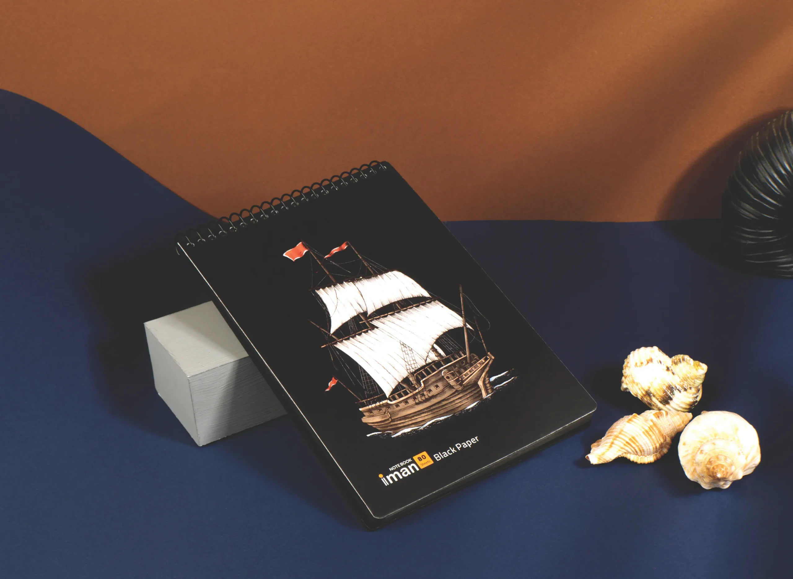 دفتر کاغذ مشکی